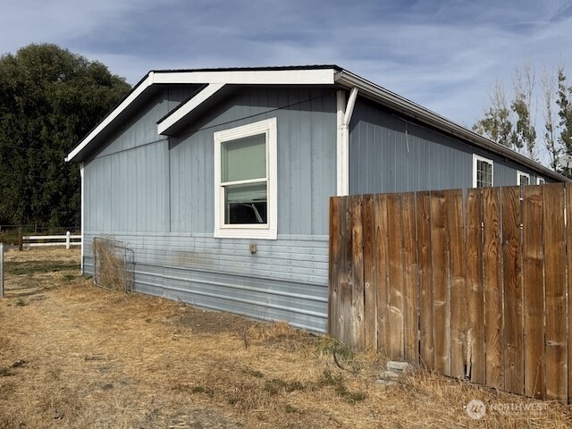 411 Sheets Road Yakima, WA 98901 - Photo 2 of 28 Gallery Image 2