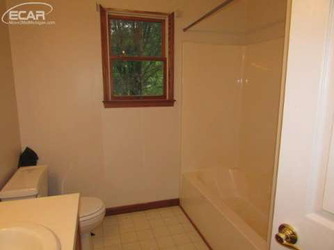 2095 Reid Road Flint, MI 48507 - Photo 11 of 18 20440744-10.JPG