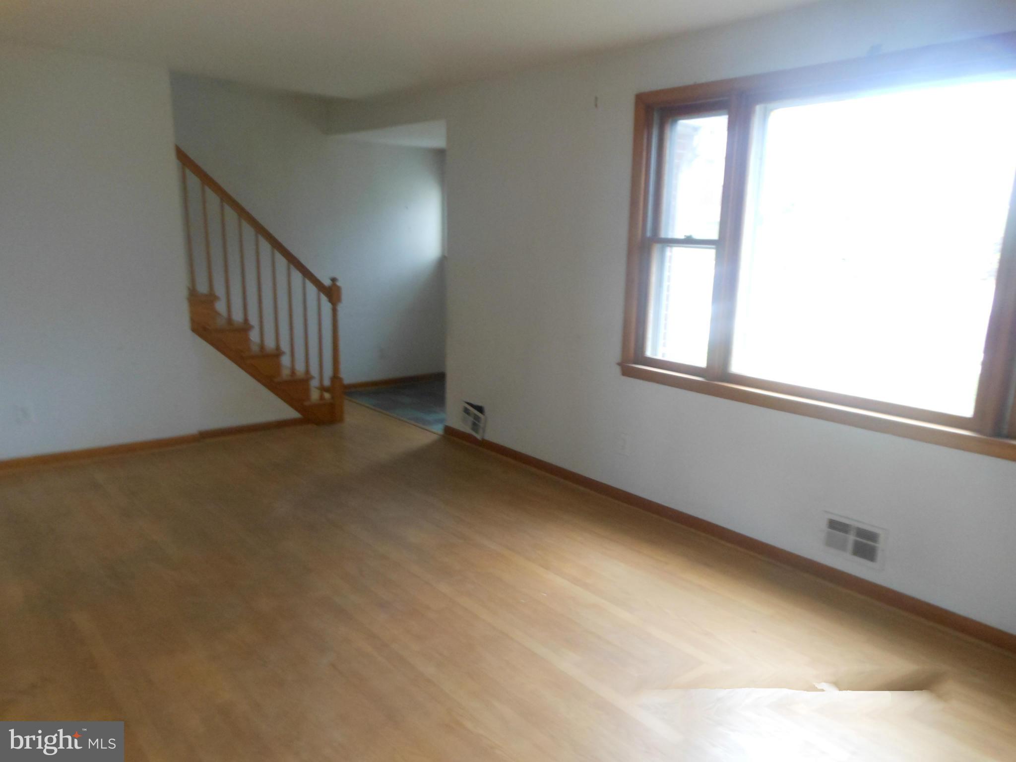 8003 Sagramore Road Baltimore, MD 21237 - Photo 4 of 12 Living Room-photo two