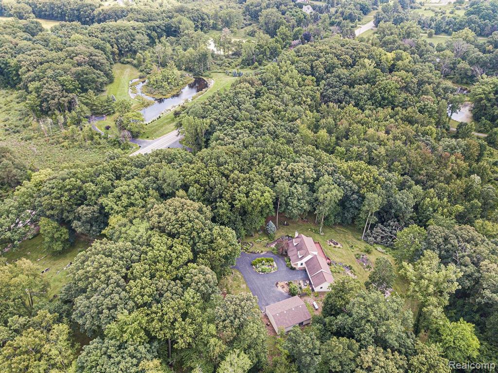 3582 Pinckney Road Howell, MI 48843 - Photo 34 of 42