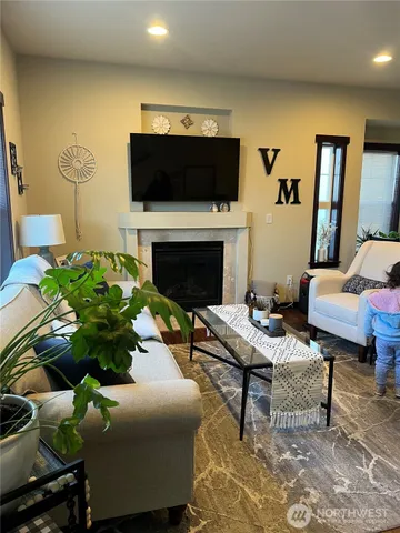 $2,350 | 3323 Hoyt Avenue, Unit A, Everett, WA 98201