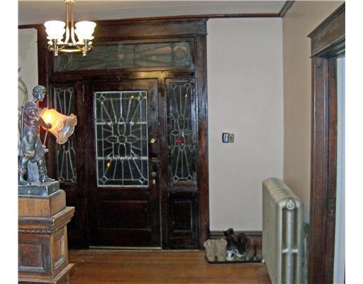 3572 Brighton Road Brighton Heights, PA 15212 - Photo 5 of 13 Entry/Foyer.
