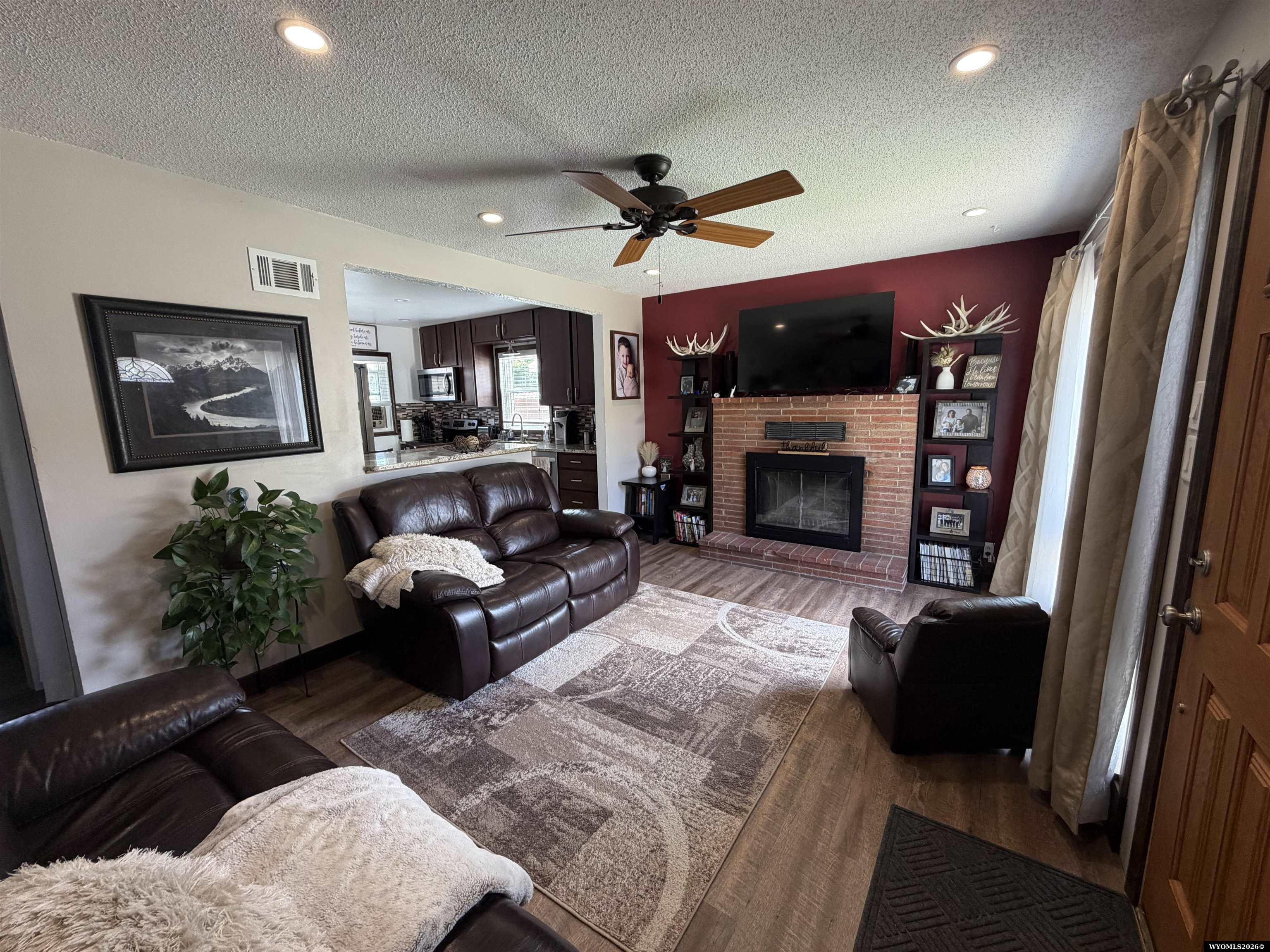 915 8th Street Rawlins, WY 82301 - Photo 6 of 38