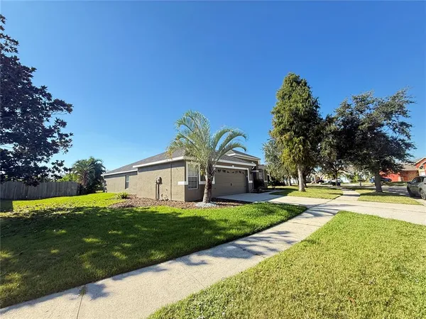 $2,700 | 6817 Cromwell Garden Drive, Apollo Beach, FL 33572