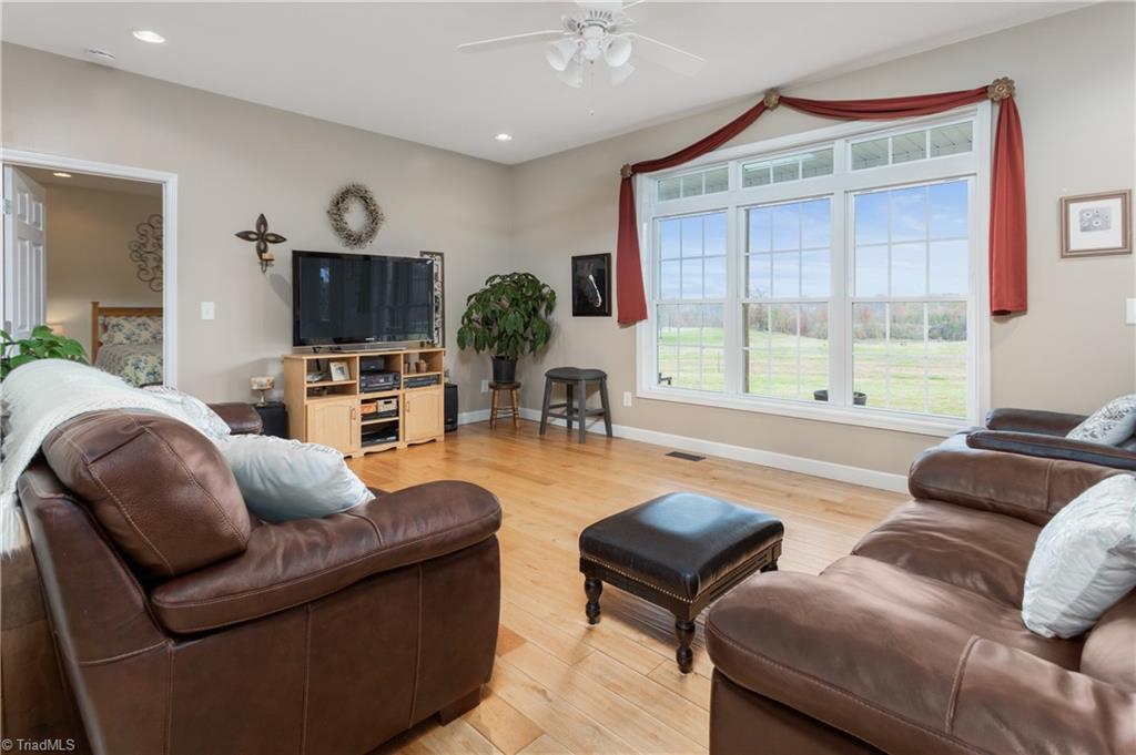1190 Smothers Road Madison, NC 27025 - Photo 10 of 49