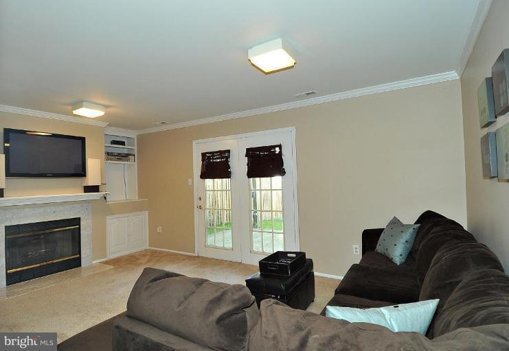 2424 Winding Ridge Road Odenton, MD 21113 - Photo 14 of 24 Family Room