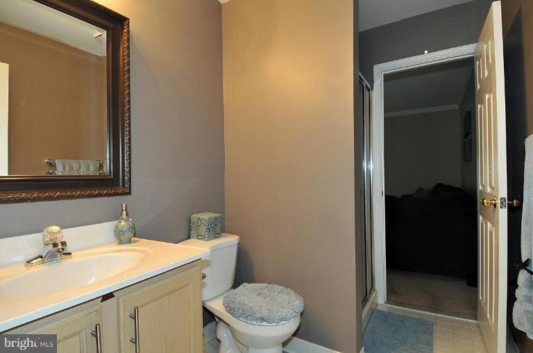 2424 Winding Ridge Road Odenton, MD 21113 - Photo 18 of 24 Bath #2