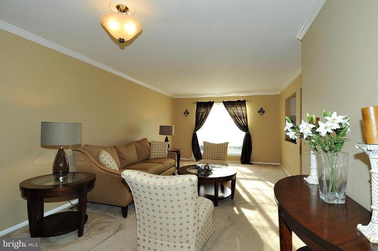 2424 Winding Ridge Road Odenton, MD 21113 - Photo 4 of 24 Living Room