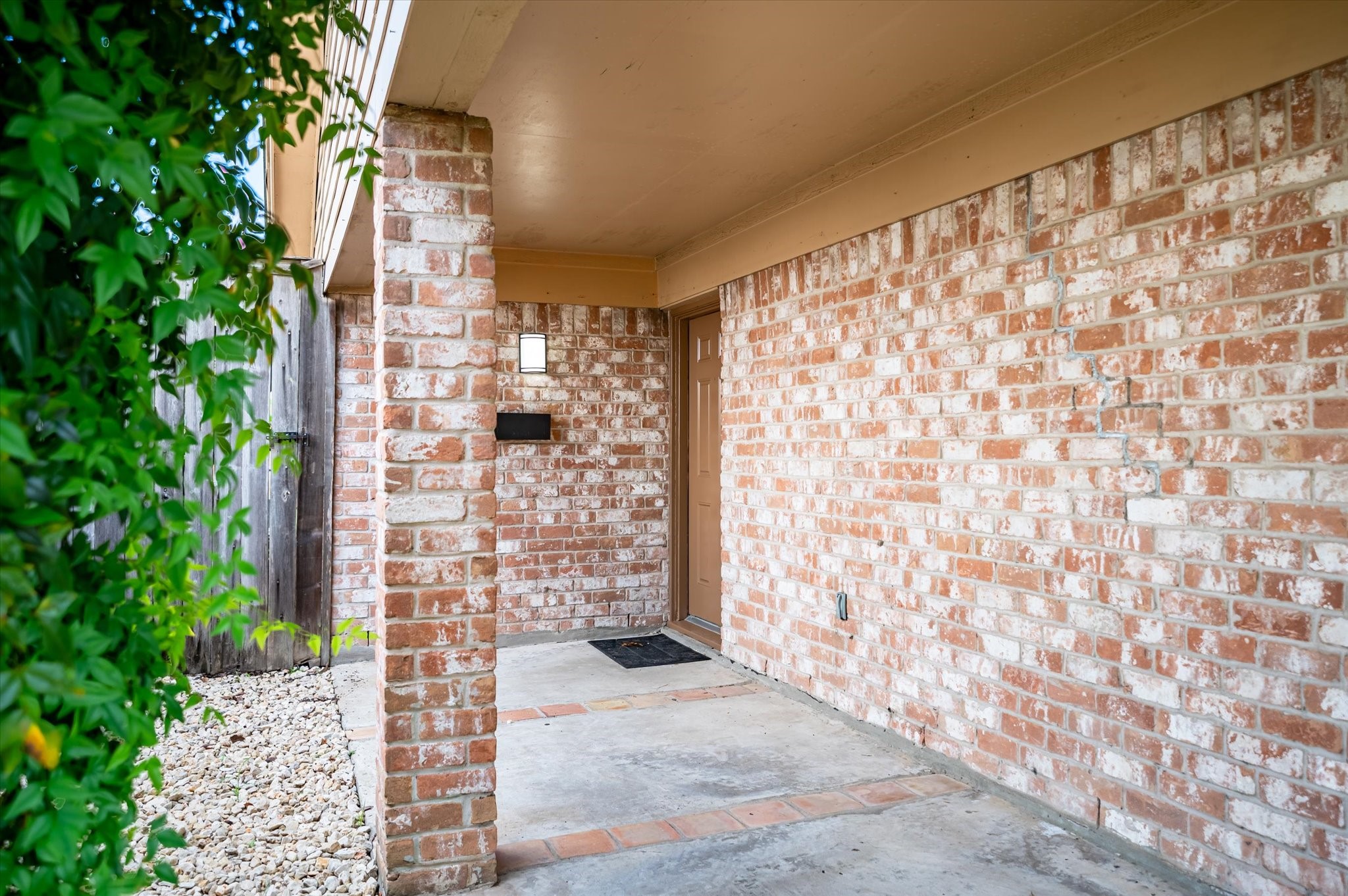 9306 Sanford Road Houston, TX 77031 - Photo 2 of 29