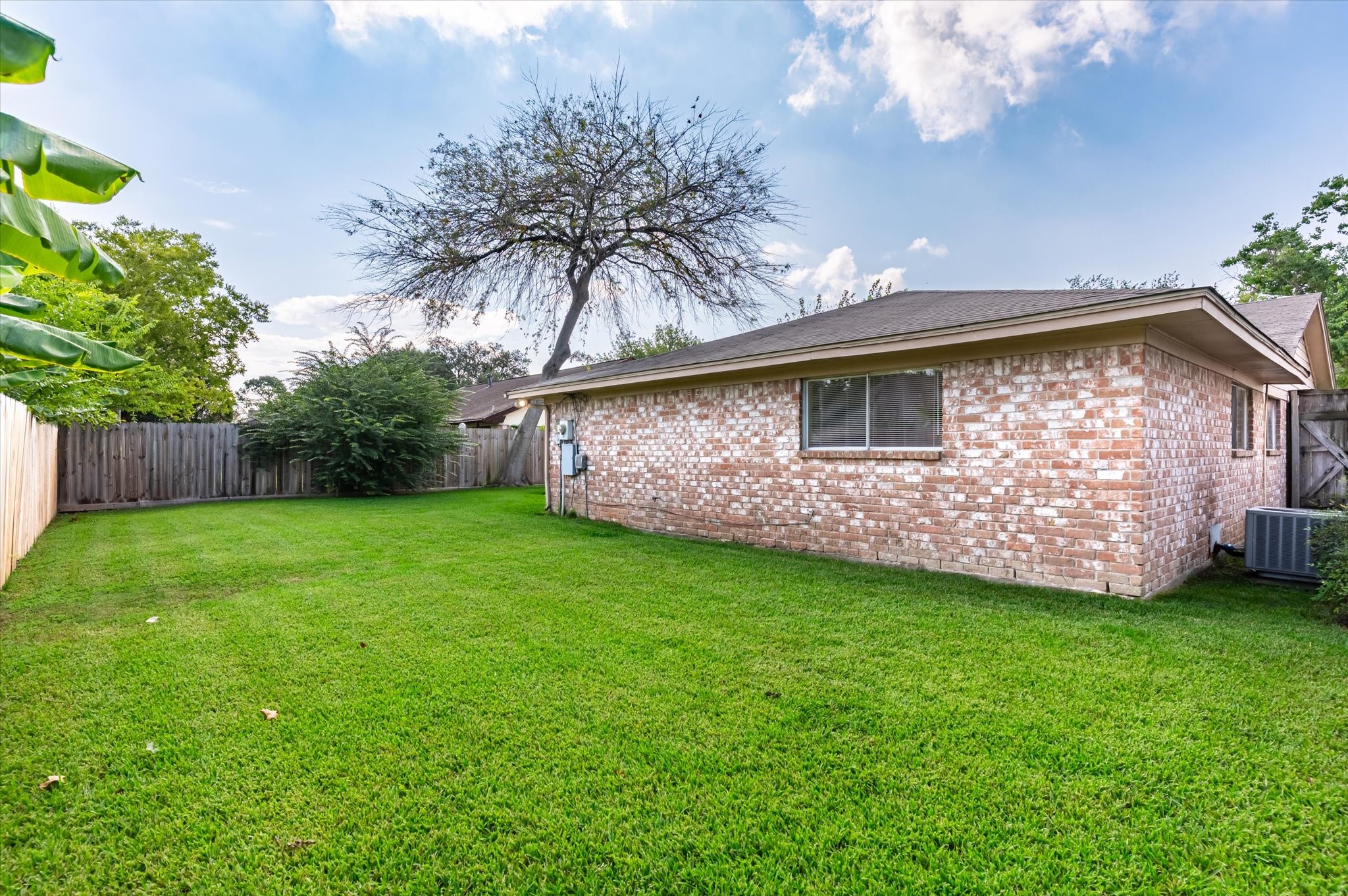 9306 Sanford Road Houston, TX 77031 - Photo 29 of 29 a view of a house with a garden