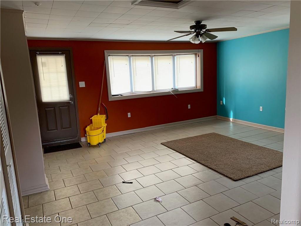 20472 Wick Road Taylor, MI 48180 - Photo 8 of 24 Convenient side-door entry