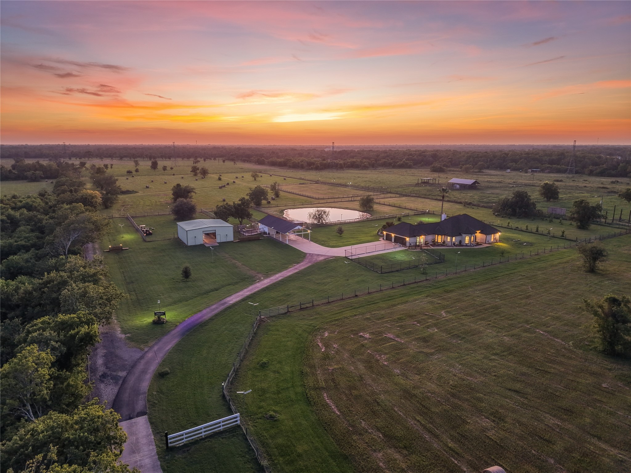 616 County Road 44 Angleton, TX 77515 - Photo 1 of 50 Gallery Image 1
