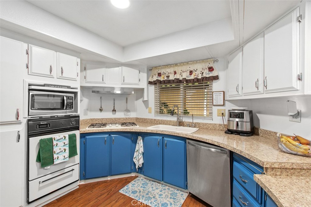 1456 East Philadelphia Street Ontario, CA 91761 - Photo 16 of 26 Kitchen 4