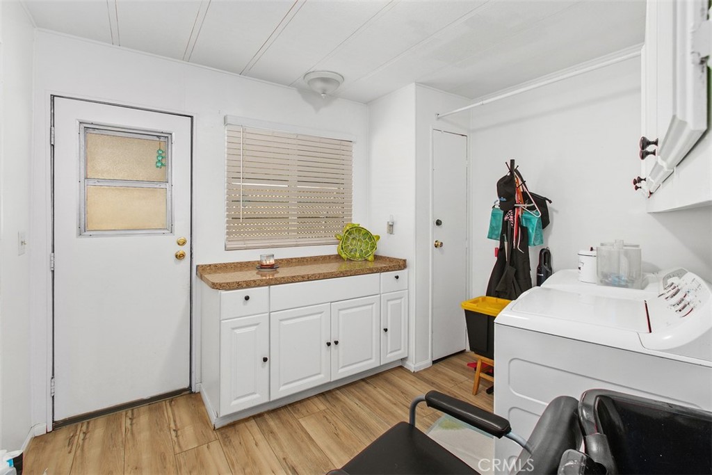 1456 East Philadelphia Street Ontario, CA 91761 - Photo 23 of 26 Laundry room