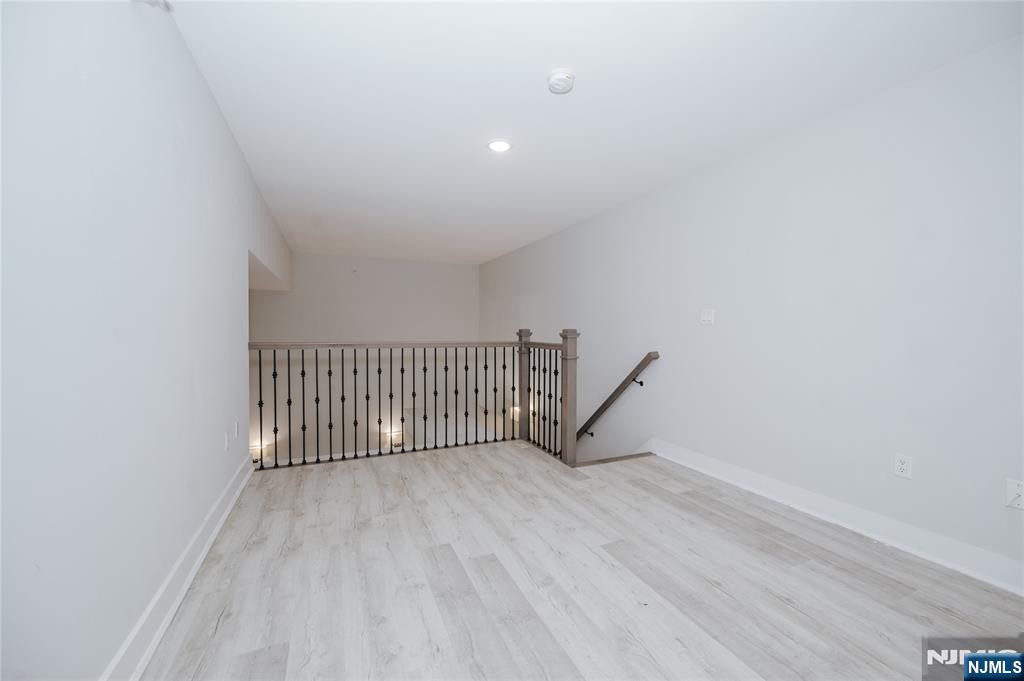 17 Cumbermeade Road, Unit 301 Fort Lee, NJ 07024 - Photo 8 of 18 Gallery Image 8