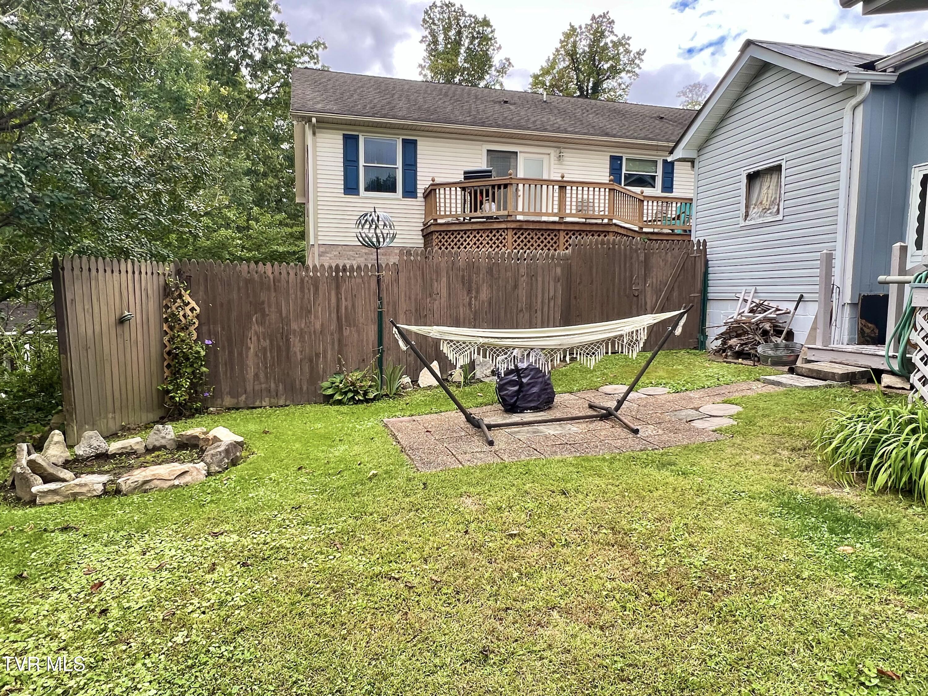 1023 Ridge Avenue Northwest Norton, VA 24273 - Photo 6 of 21 IMG_4783