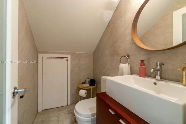 $6,000 | 1061 Michigan Avenue, Unit 4, Miami Beach, FL 33139