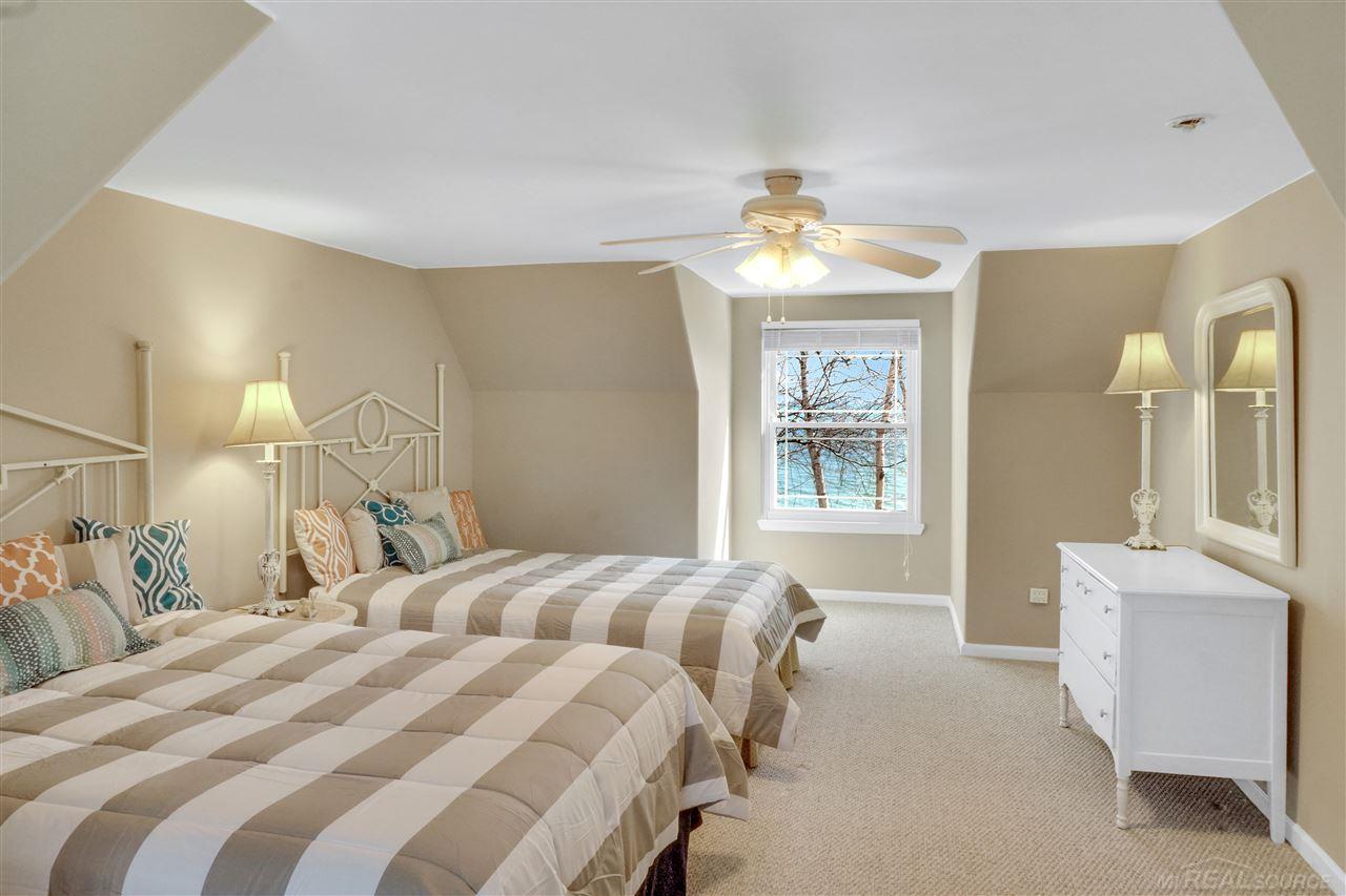 7550 Lakeshore Road Palms, MI 48465 - Photo 30 of 44 50040163-29.JPG
