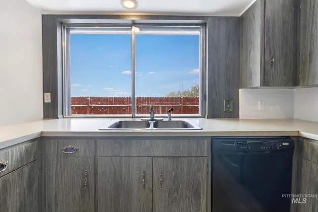 $339,900 | 409 Clear Lakes Road, Buhl, ID 83316