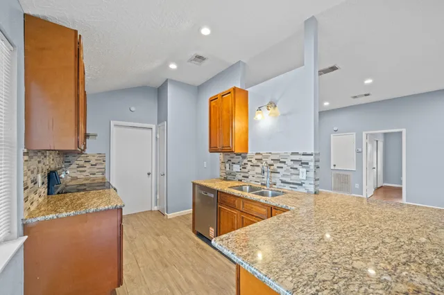 $229,000 | 11059 Landsbury Circle, Houston, TX 77099