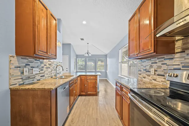 $229,000 | 11059 Landsbury Circle, Houston, TX 77099