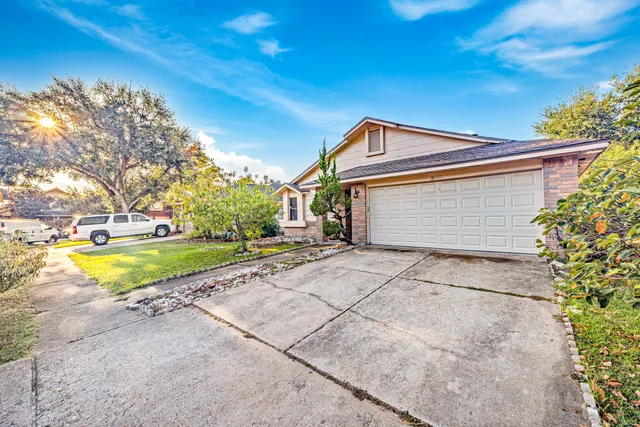 $229,000 | 11059 Landsbury Circle, Houston, TX 77099