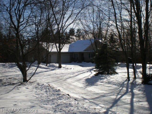 2747 Ray Road Oxford, MI 48370 - Photo 32 of 38 SITS BACK OFF ROAD