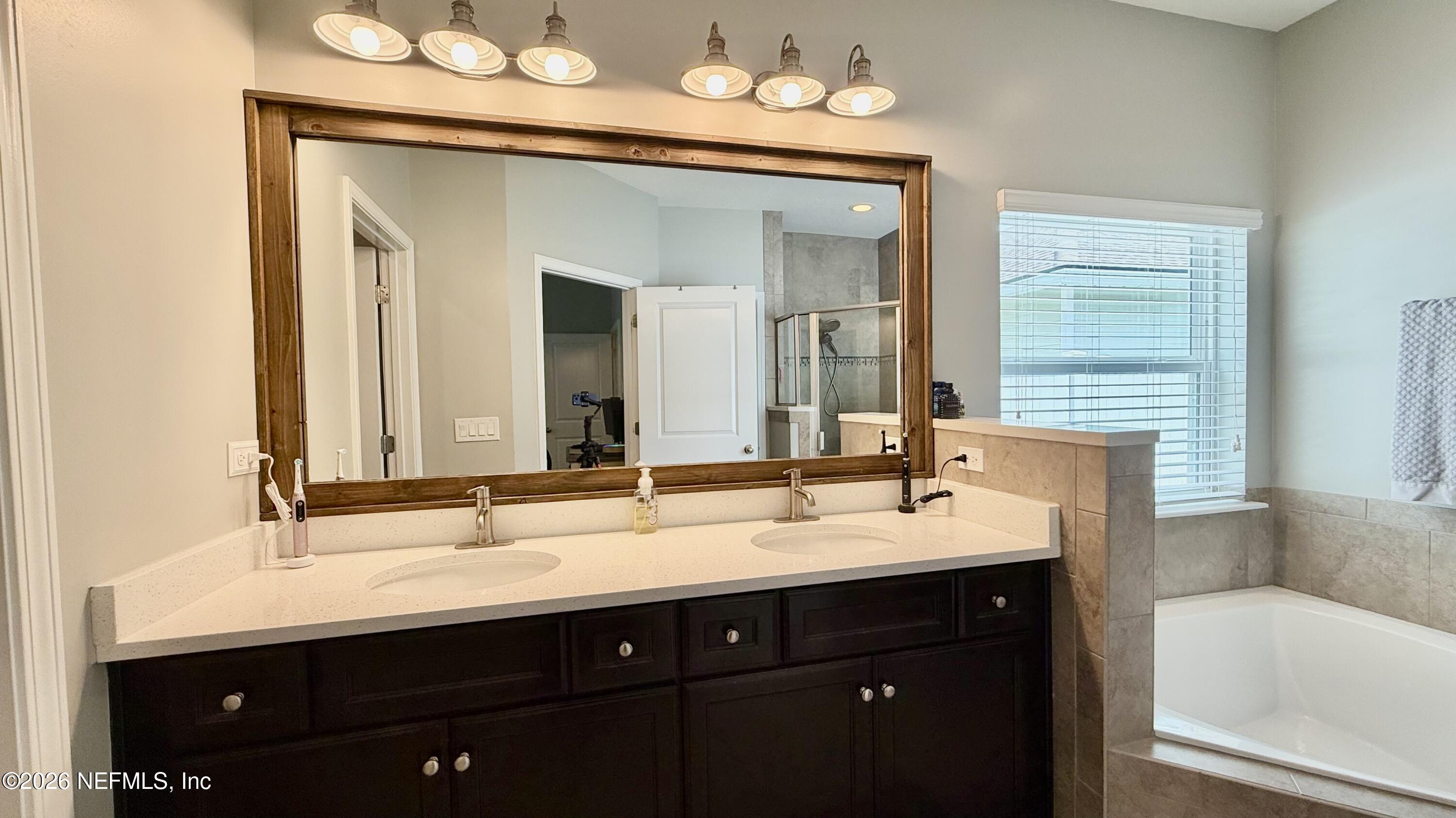 78643 Goldfinch Lane Yulee, FL 32097 - Photo 24 of 60 Master Bath