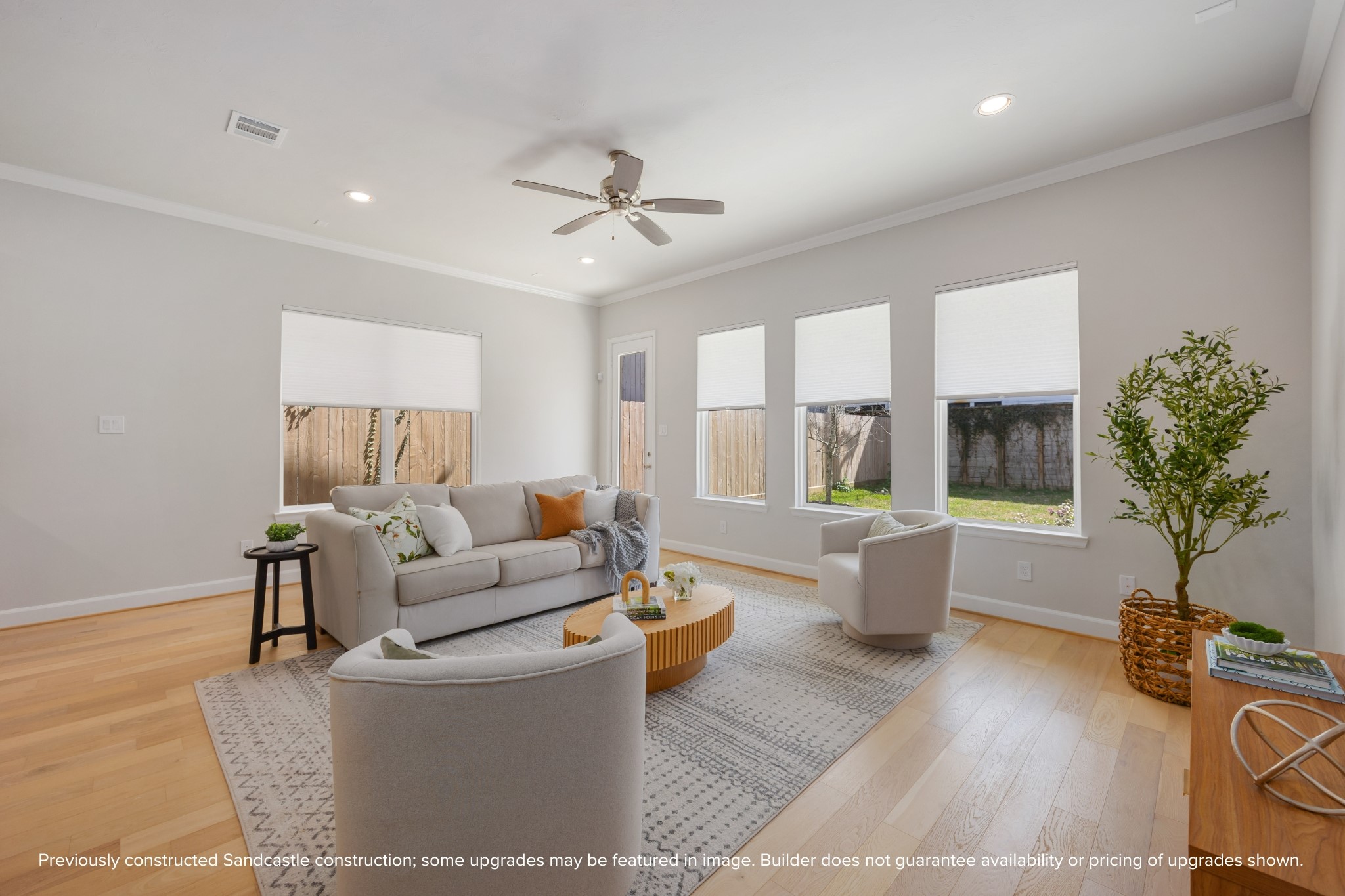 4317 Roseland Street, Unit B Houston, TX 77006 - Photo 12 of 36 a living room with furniture and a large window