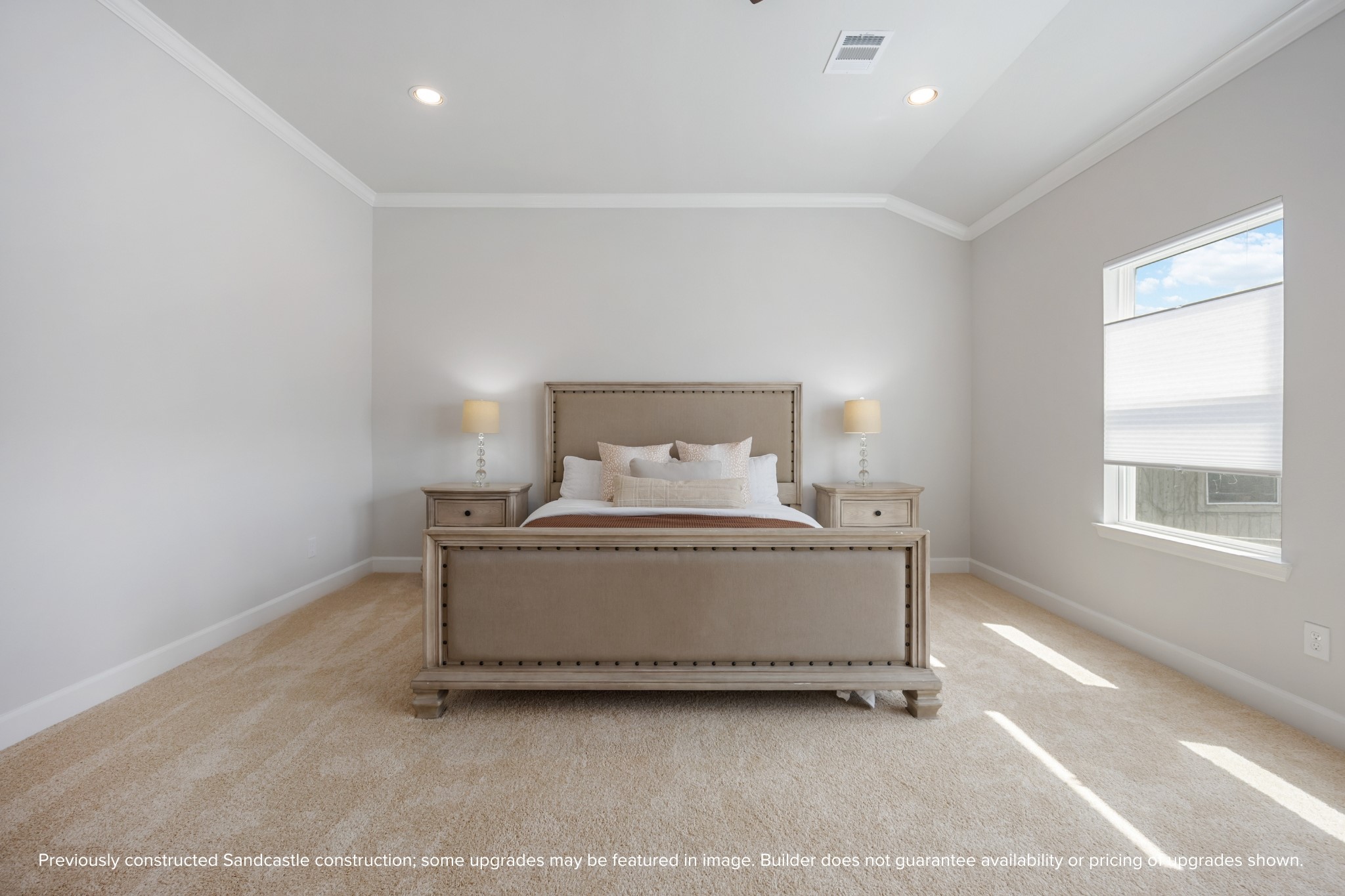 4317 Roseland Street, Unit B Houston, TX 77006 - Photo 22 of 36 a room with a bed and window