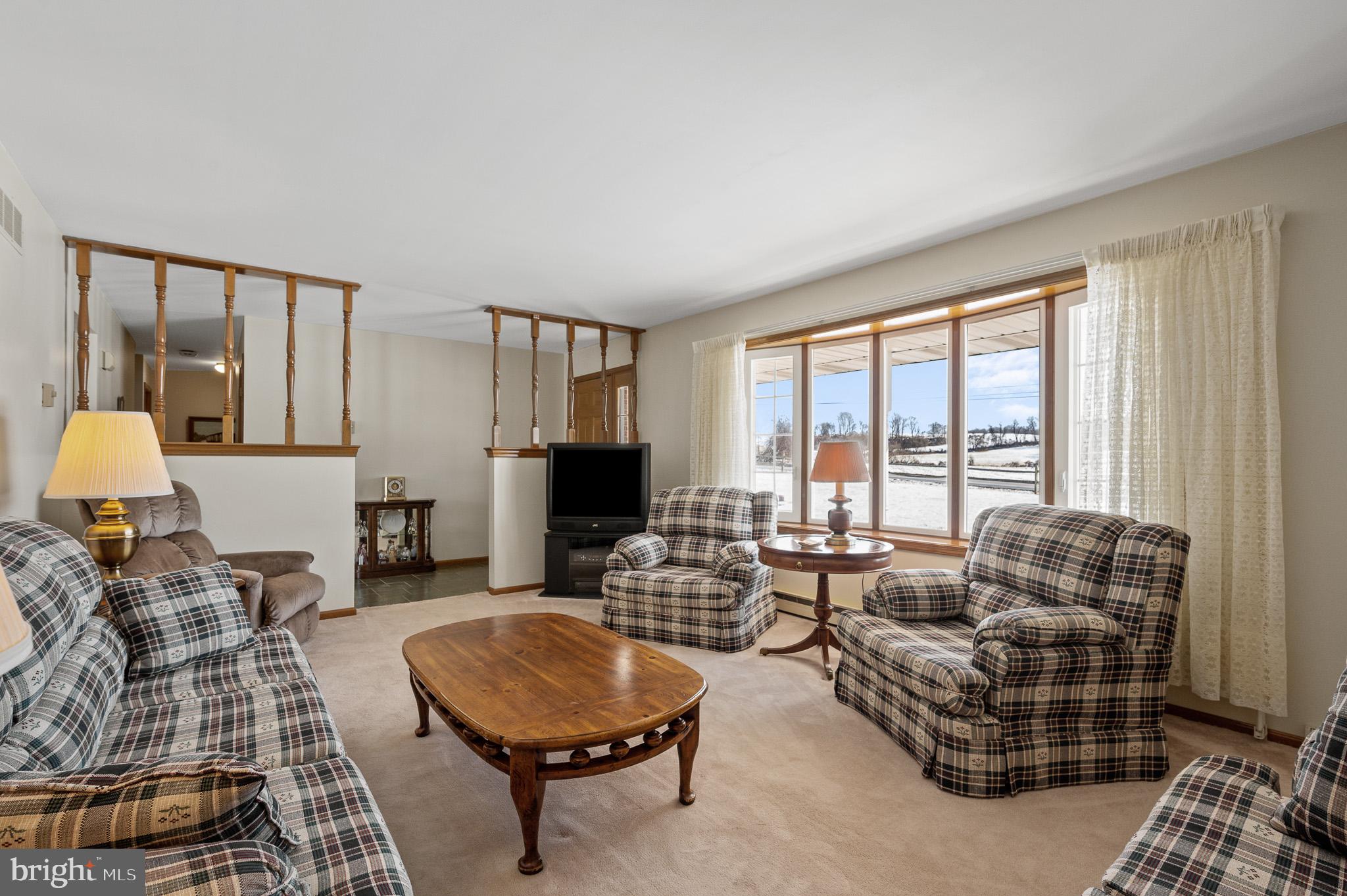 208 Buttonwood Road Landenberg, PA 19350 - Photo 3 of 20