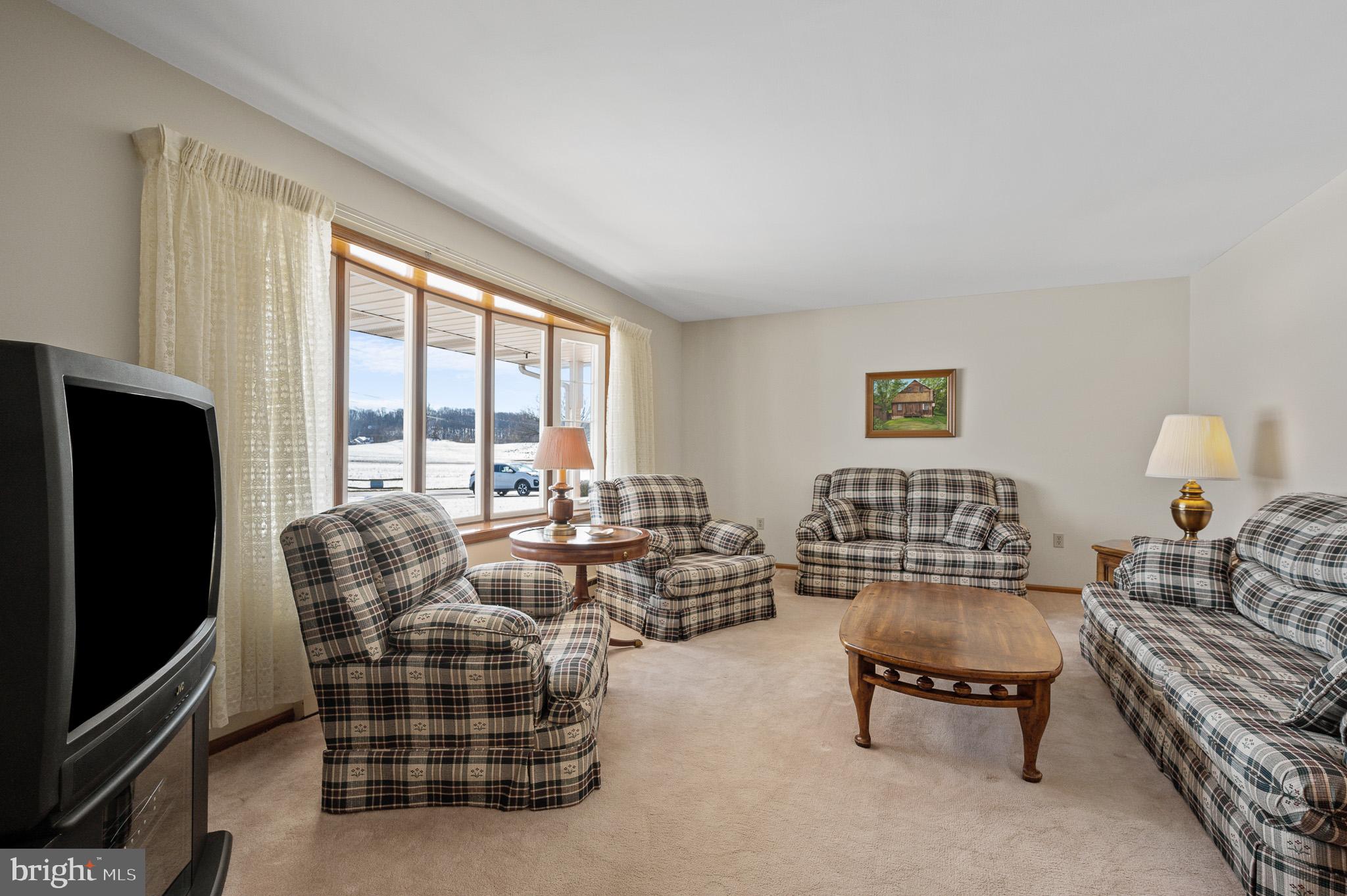 208 Buttonwood Road Landenberg, PA 19350 - Photo 4 of 20