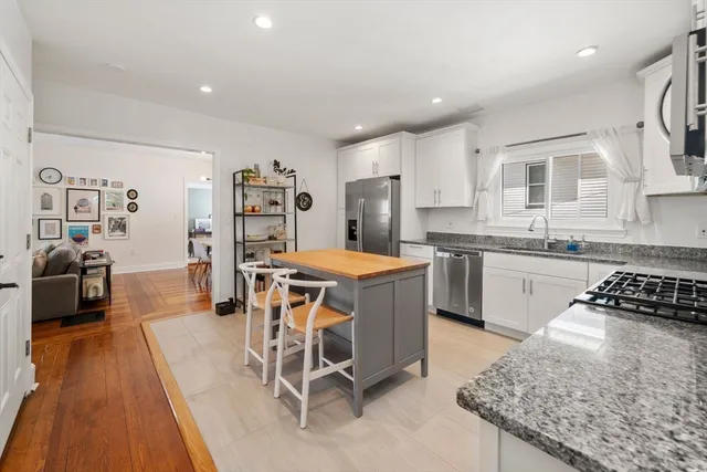 $3,700 | 62 Park Avenue, Unit 2, Winthrop, MA 02152