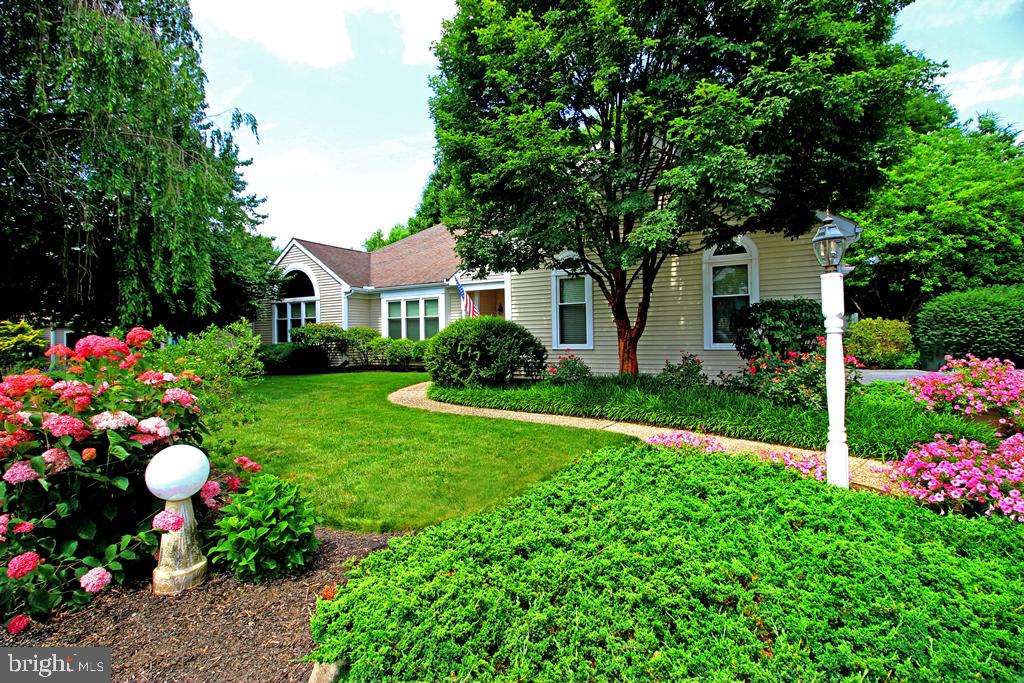 328 Koser Road Lititz, PA 17543 - Photo 3 of 48