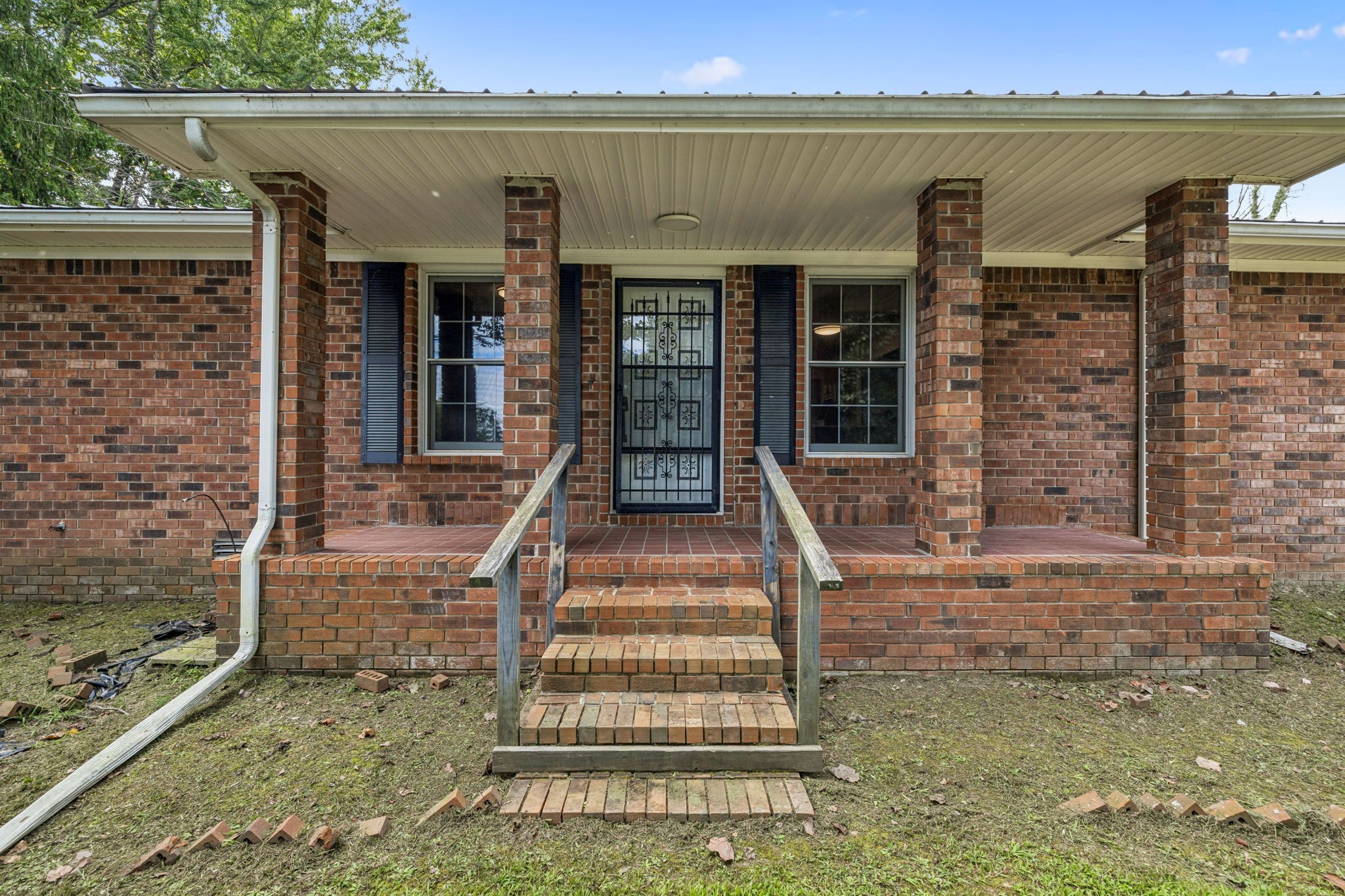 588 Sweeton Hill Road Coalmont, TN 37313 - Photo 51 of 51 front view of a house with a porch