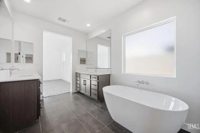 $705,865 | Undisclosed Address, Bakersfield, CA 93314