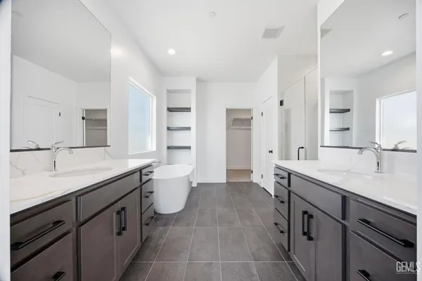 $705,865 | Undisclosed Address, Bakersfield, CA 93314