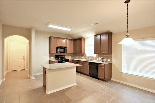 $1,950 | 1203 Pecos Pass Drive, Richmond, TX 77406