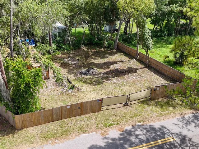 $115,000 | 16220 Lenord Street, Umatilla, FL 32784