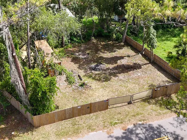 $115,000 | 16220 Lenord Street, Umatilla, FL 32784