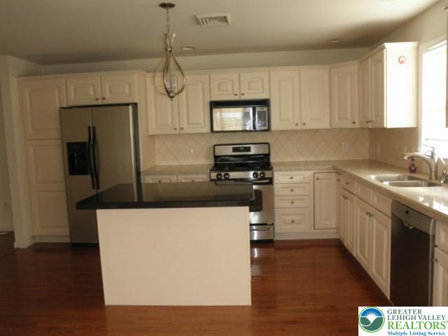 4160 Ross Road Bethlehem, PA 18020 - Photo 11 of 24