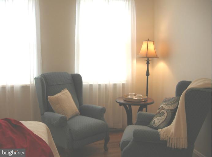 1815 Glen Ridge Road Baltimore, MD 21286 - Photo 13 of 20 Cozy master bedroom sitting area!