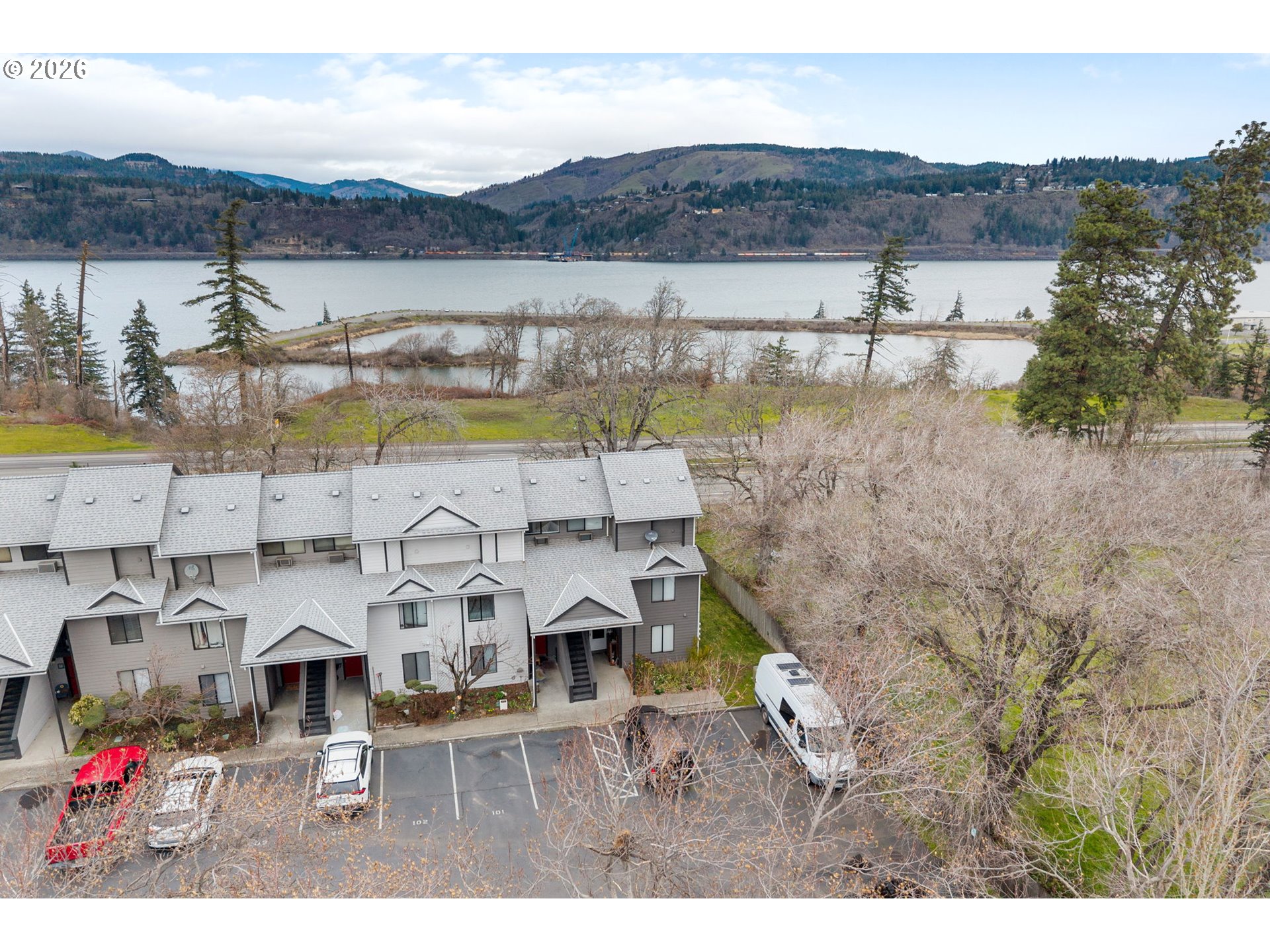 301 North 15th Street, Unit 201 Hood River, OR 97031 - Photo 18 of 37