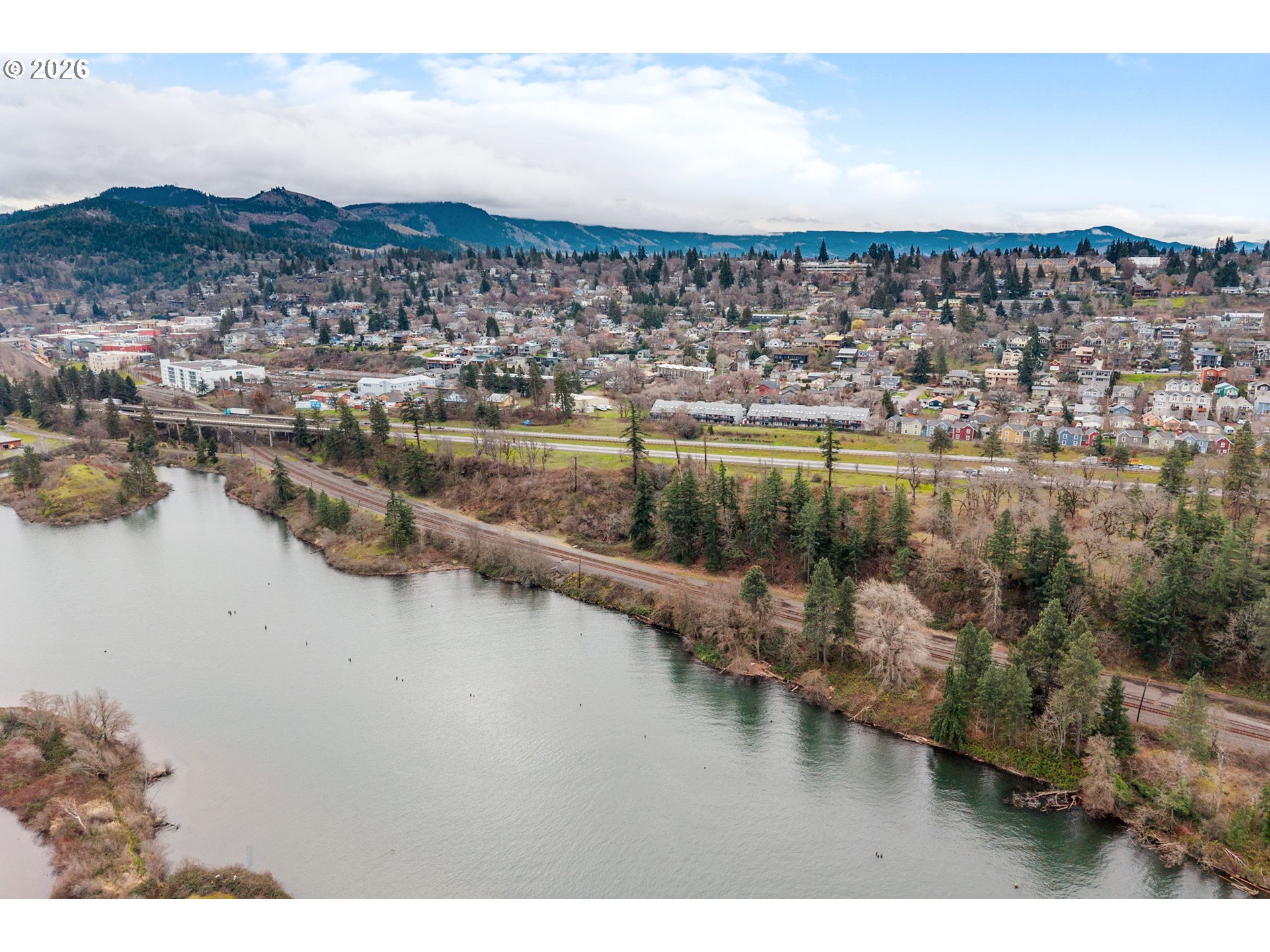 301 North 15th Street, Unit 201 Hood River, OR 97031 - Photo 22 of 37