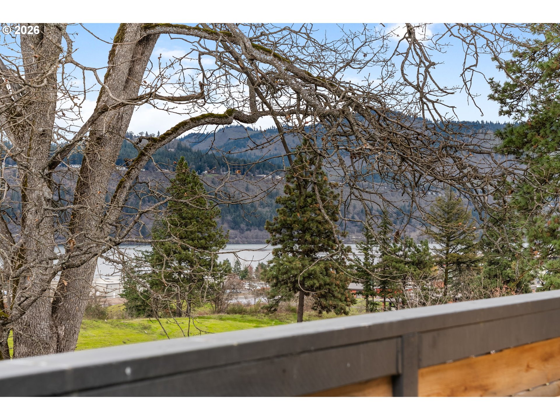 301 North 15th Street, Unit 201 Hood River, OR 97031 - Photo 27 of 37