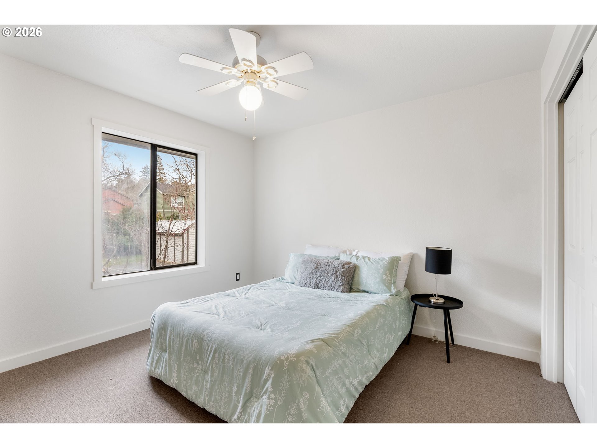 301 North 15th Street, Unit 201 Hood River, OR 97031 - Photo 28 of 37