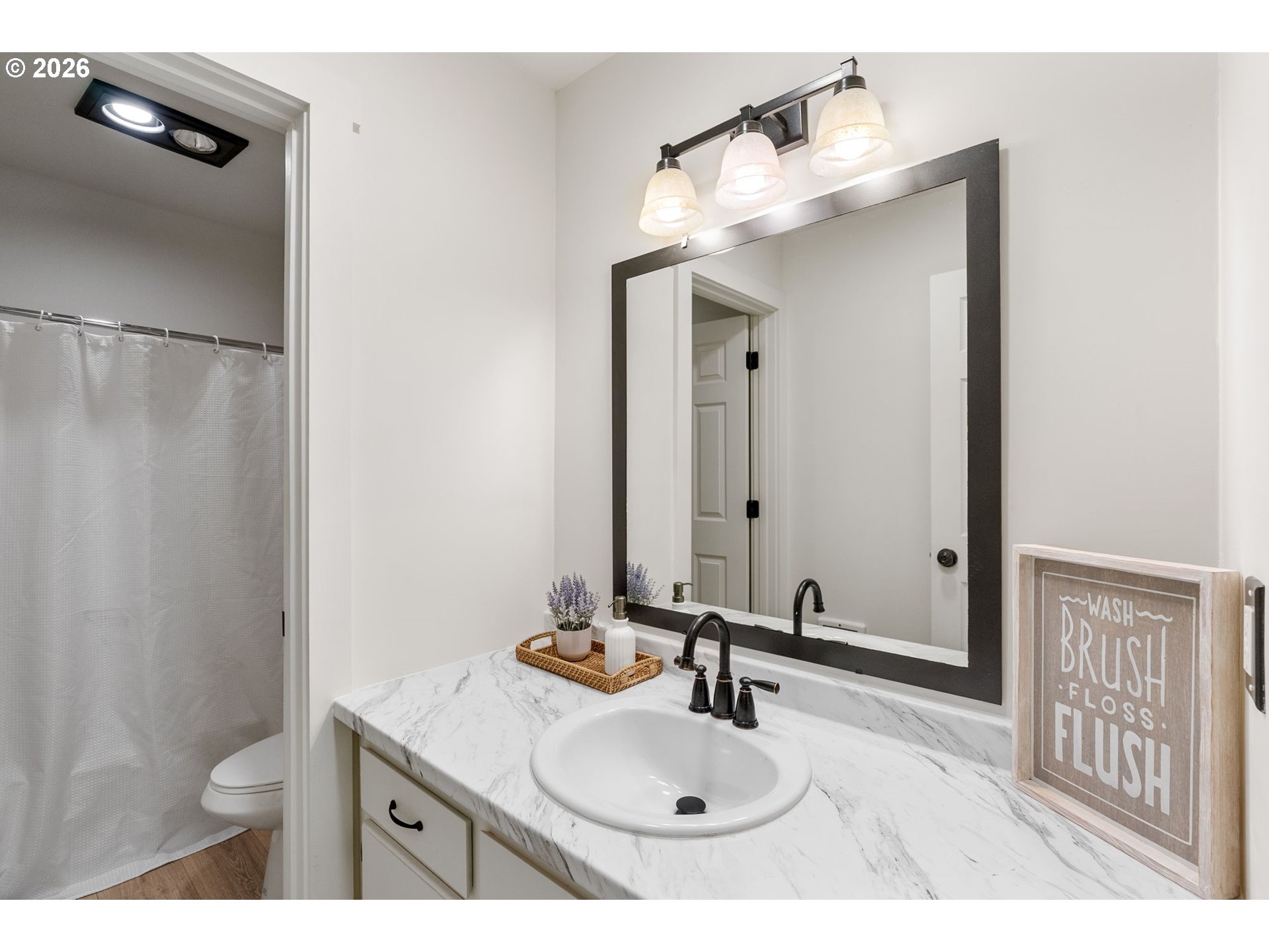 301 North 15th Street, Unit 201 Hood River, OR 97031 - Photo 30 of 37