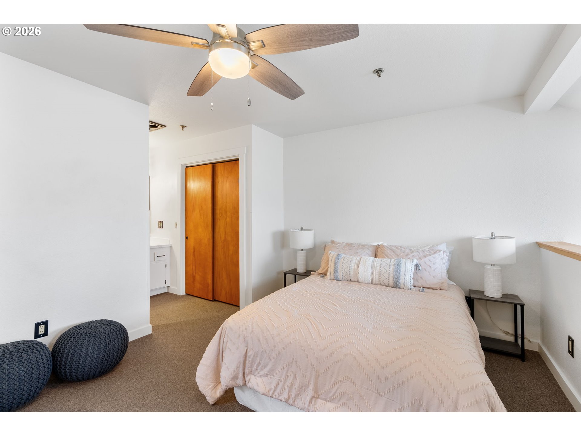 301 North 15th Street, Unit 201 Hood River, OR 97031 - Photo 9 of 37