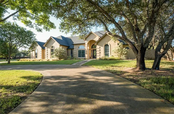 $750,000 | 182 Lakeview Drive, Aledo, TX 76008