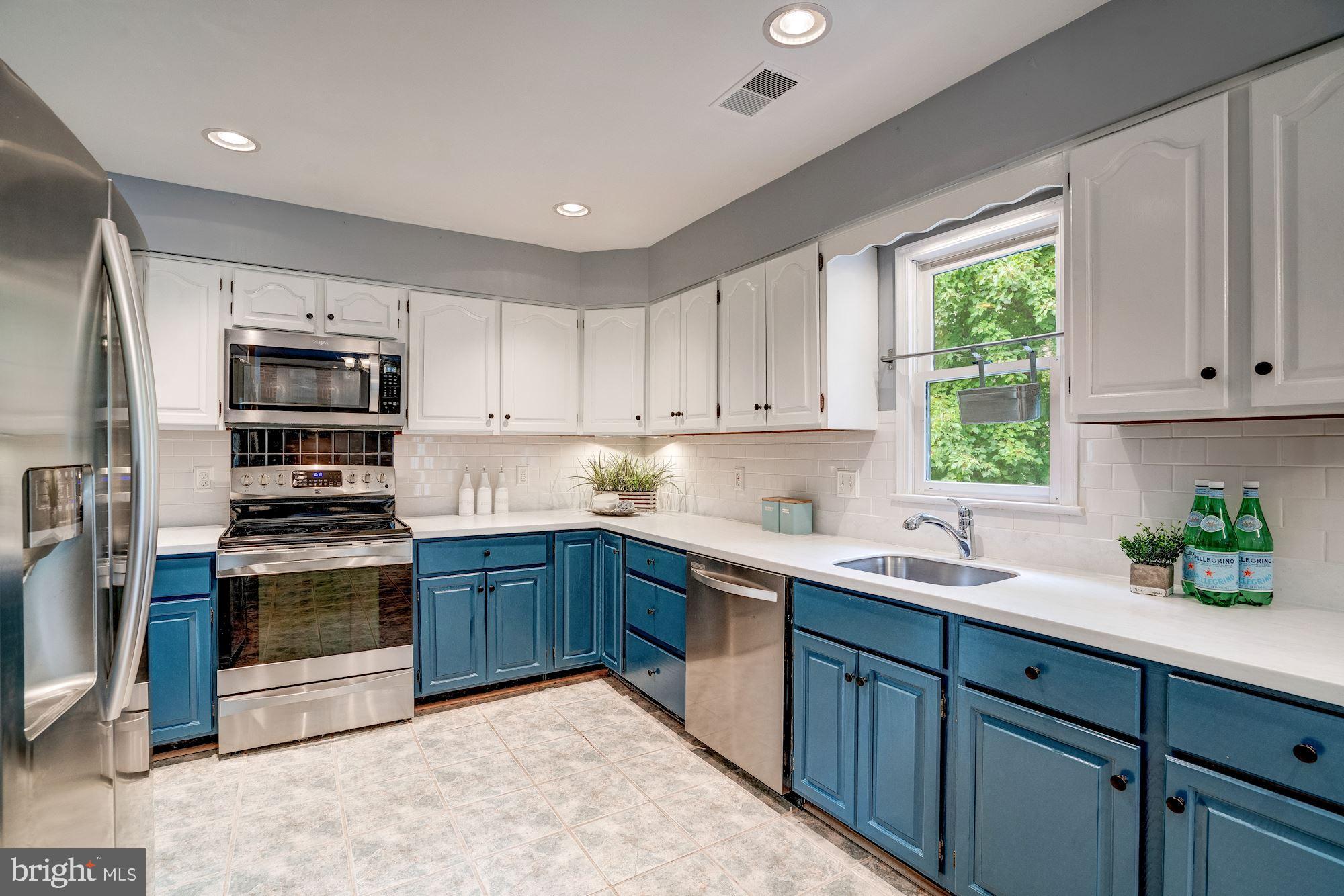 10420 Rodney Road Silver Spring, MD 20903 - Photo 2 of 32